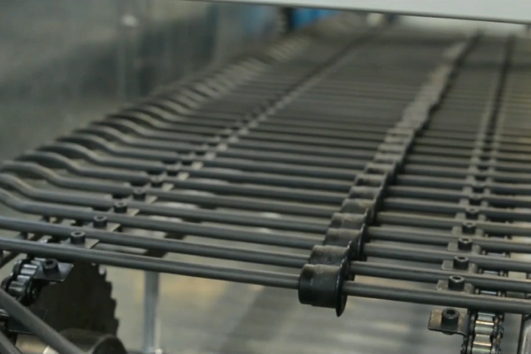 traitement thermique de pièce en fil métallique